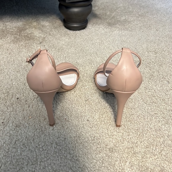 Steve Madden Tan Heels - Picture 4 of 4